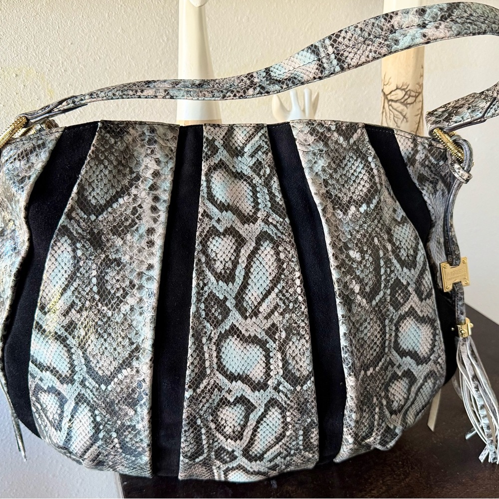 Aimee Chic Snakeskin/suede/ fringe Shoulder Bag like new 9.5/10 no damage